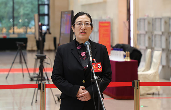 省政協(xié)委員、廣東外語外貿(mào)大學法學院副院長楊樺：促進高校畢業(yè)生高質(zhì)量充分就業(yè)