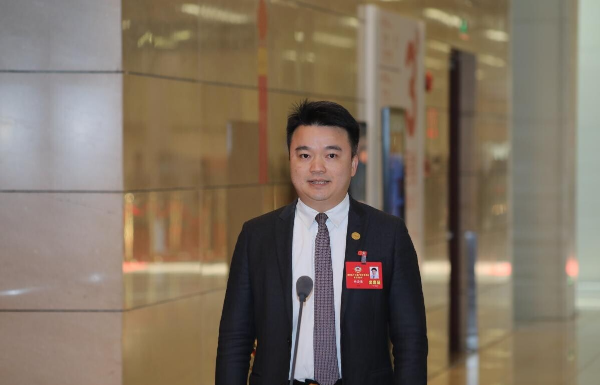 省政協(xié)委員、中山大學中山眼科中心主任林浩添：守護孩子們的“睛”彩“視”界