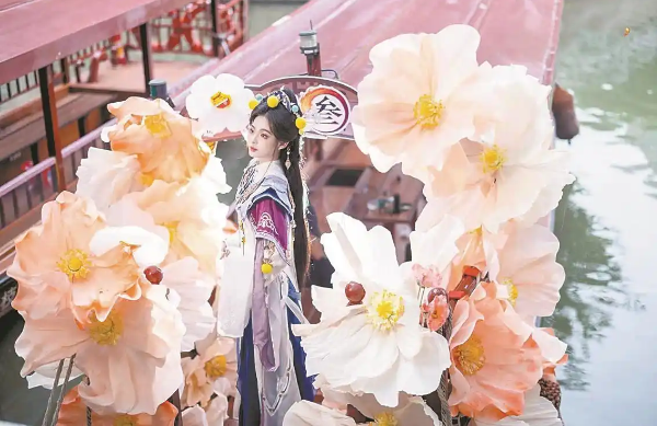 數(shù)字國風(fēng)IP邂逅嶺南歷史街區(qū) 永慶坊“江湖盛會(huì)”展現(xiàn)廣東文旅多元魅力