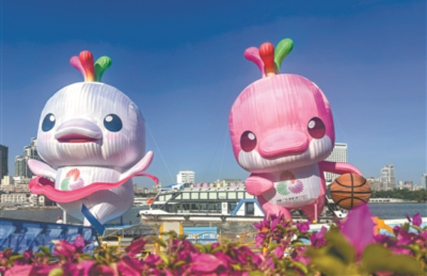 “大明星”亮相白鵝潭