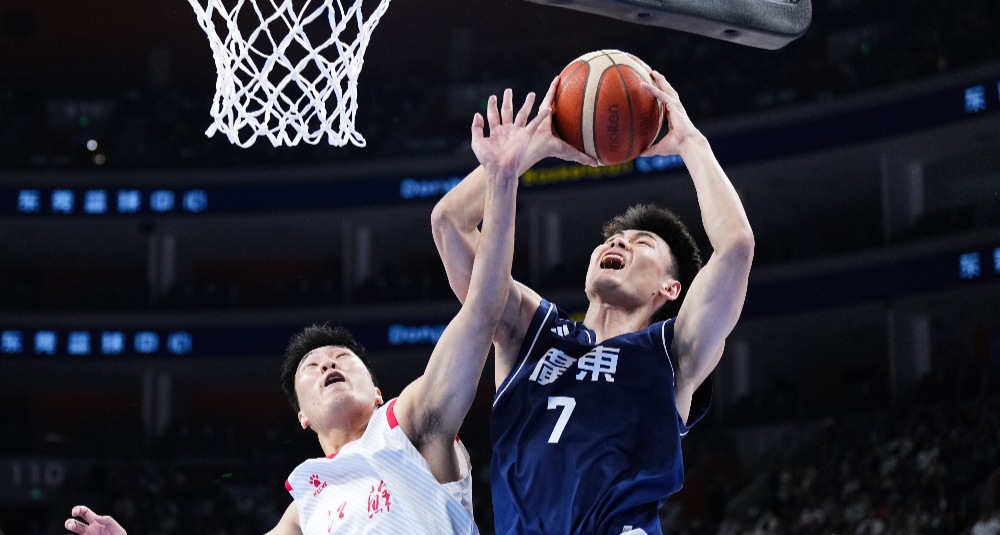 后場“雙槍”率隊逆轉(zhuǎn) 廣東男籃提前鎖定八強