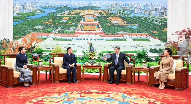 習(xí)近平會見泰國國王哇集拉隆功