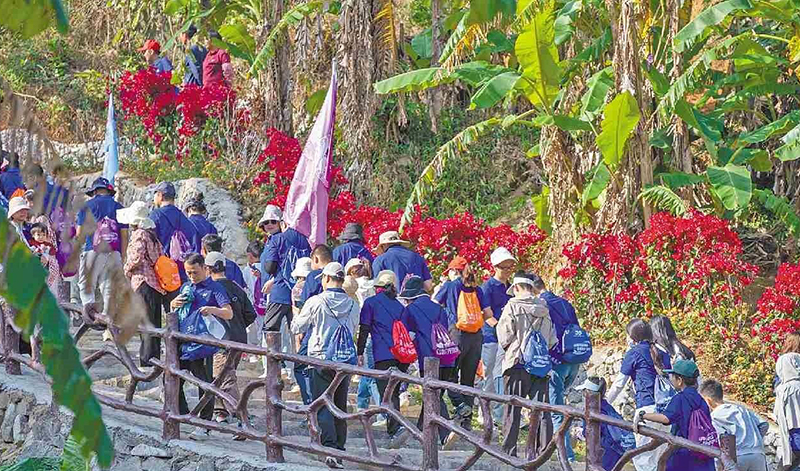 茂名市第十一屆全民健身徒步活動開走 千人徒步“云上南清”賞美景